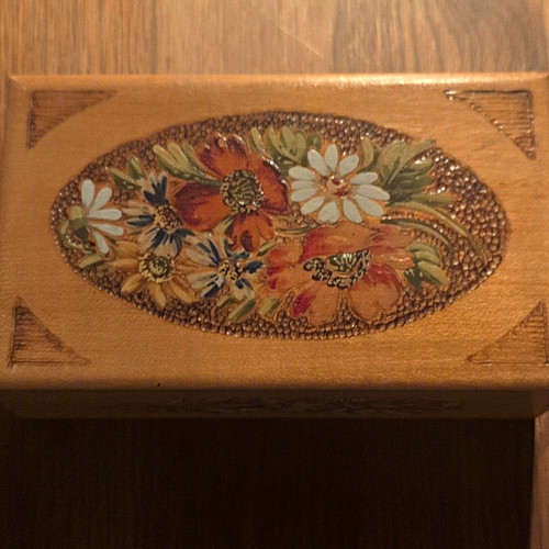 Schmuckschatulle aus holz - aus, mit